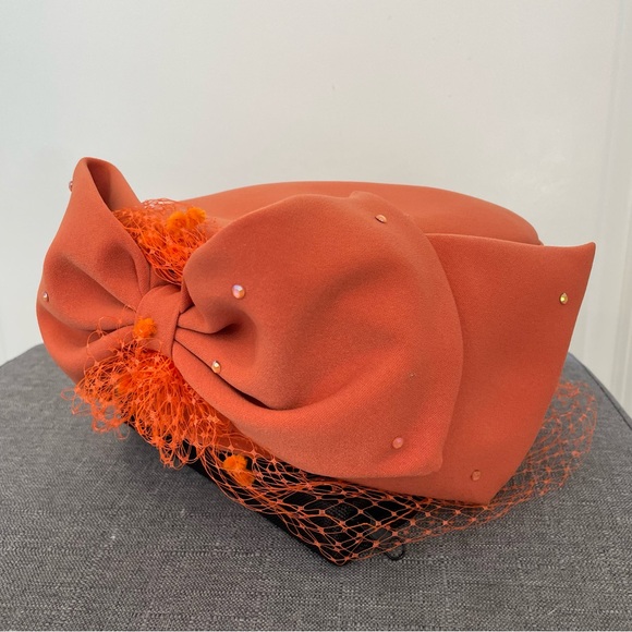 VERUCCI Vintage 1950s Wool Pillbox Hat Tangerine Orange Bow - Picture 3 of 11